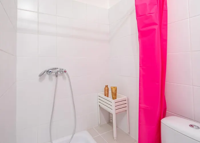 Ultra - Easy * بودابست